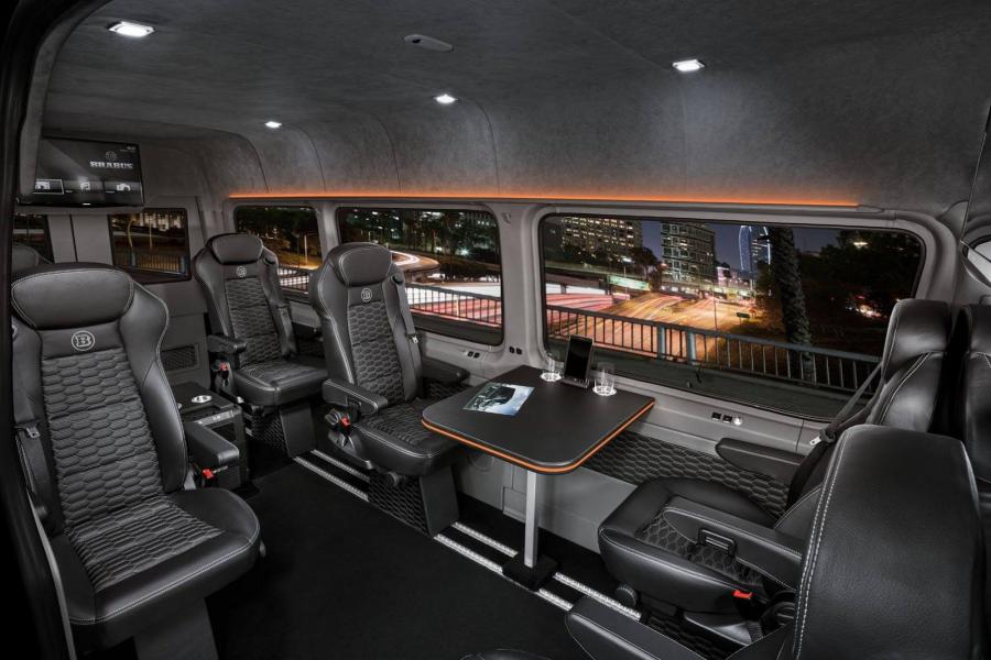 Панель приборов Mercedes-Benz Sprinter Conference Lounge by Brabus 2016 года  (фото 3 из 15)